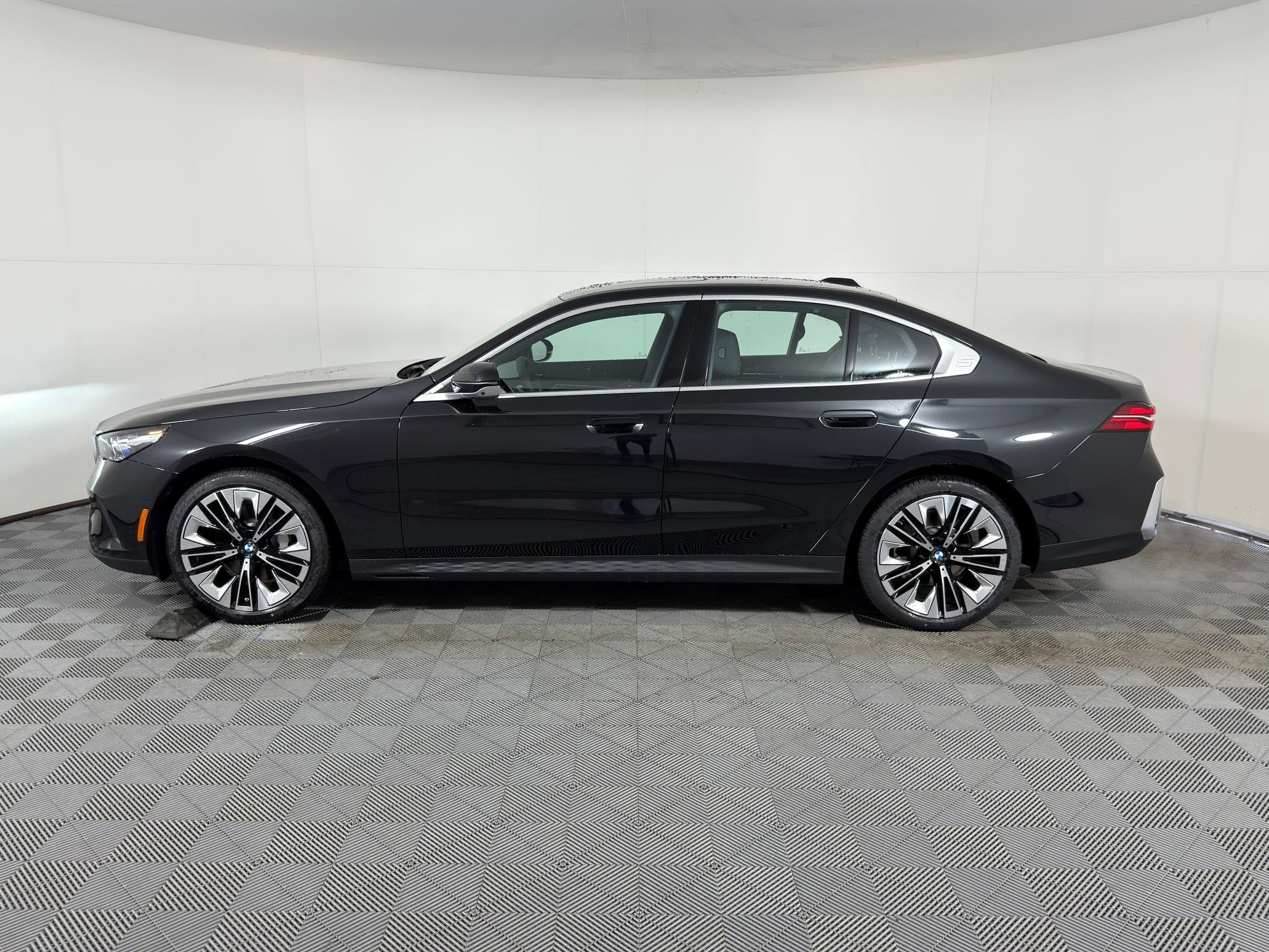 bmw 5 series 2026 WBA43FJ06TCX17822 image bmw 5 series 2026 WBA43FJ06TCX17822 image